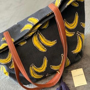 this lucky brand purse is BANANAS